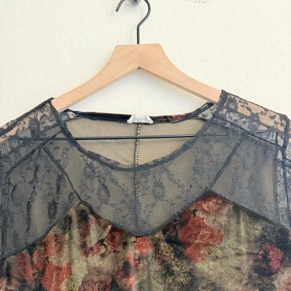 POL Women's Olive Burgundy Floral Velvet Lace Blouse Size Medium - Picture 4 of 7